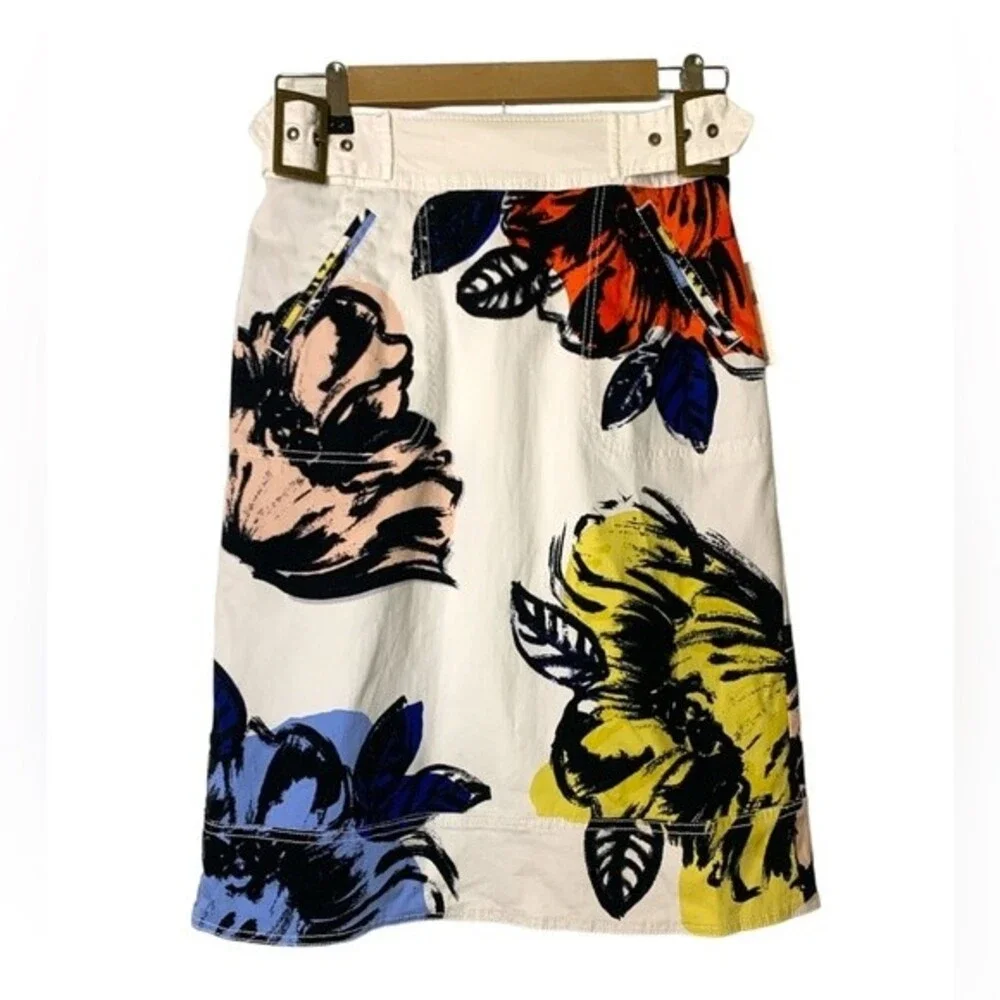 NWT Anthropologie Maeve White Floral Buckle Skirt. Size 0